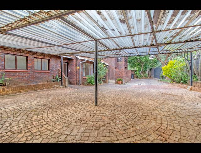 4 BEDROOM FREEHOLD FOR SALE IN WELTEVREDEN PARK